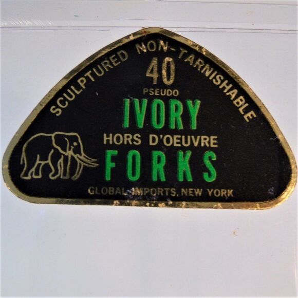 13 Pseudo Ivory Hors D'oeuvre Forks - Picture 3 of 6